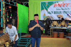 Calon Bupati Pinrang H.Andi Irwan Hamid Bersama Istri Tercinta Hadiri Undangan Maulid Nabi, Di Jalan Murtala Timur