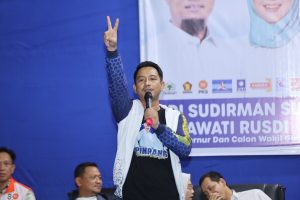 Andi Aan Nugraha Membakar Semangat Para Pendukung dan Simpatisan Paslon Iwan Sudirman Nomor Urut 2 di Kelurahan Sawitto